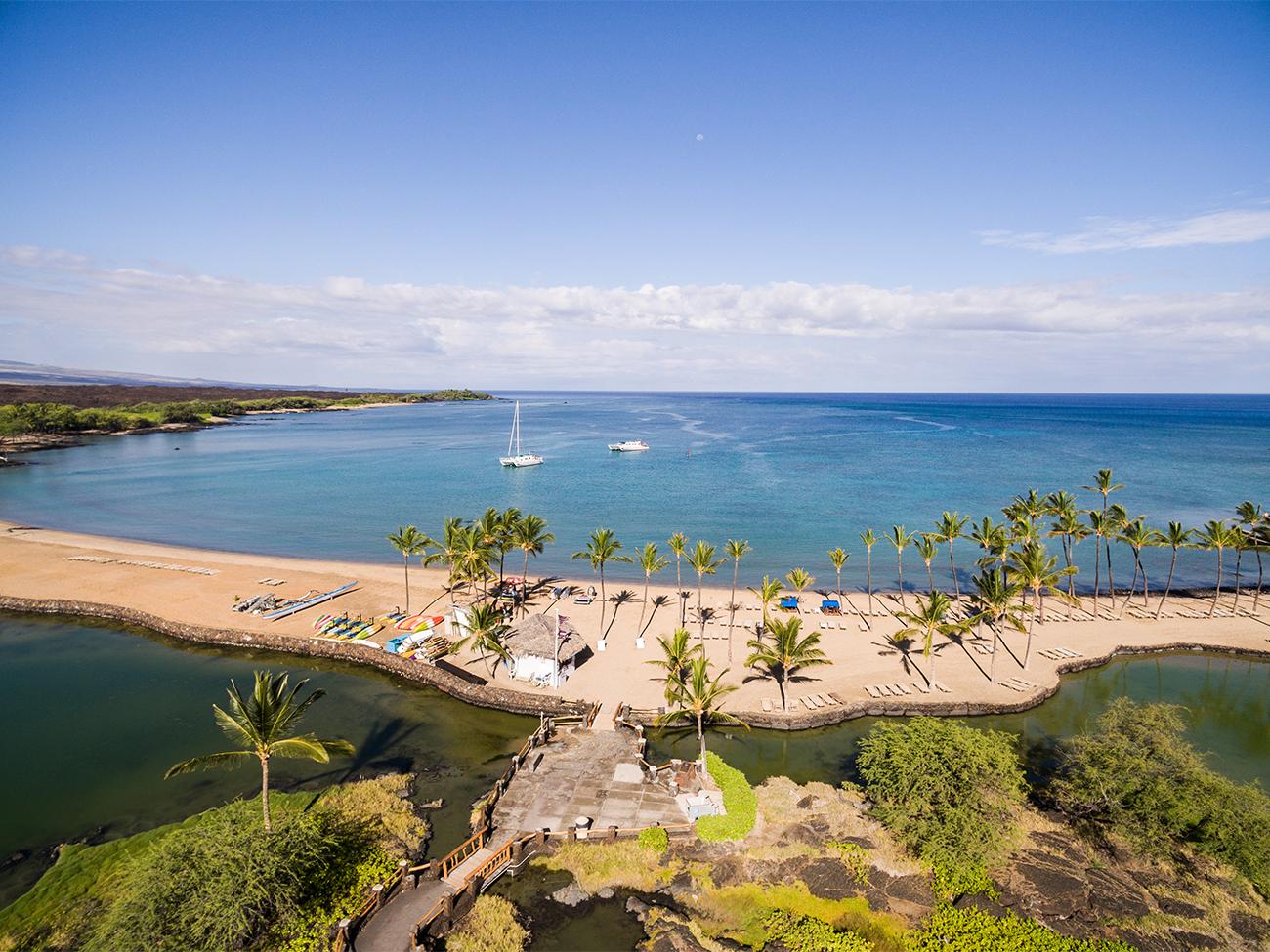 Anaeho'omalu Bay